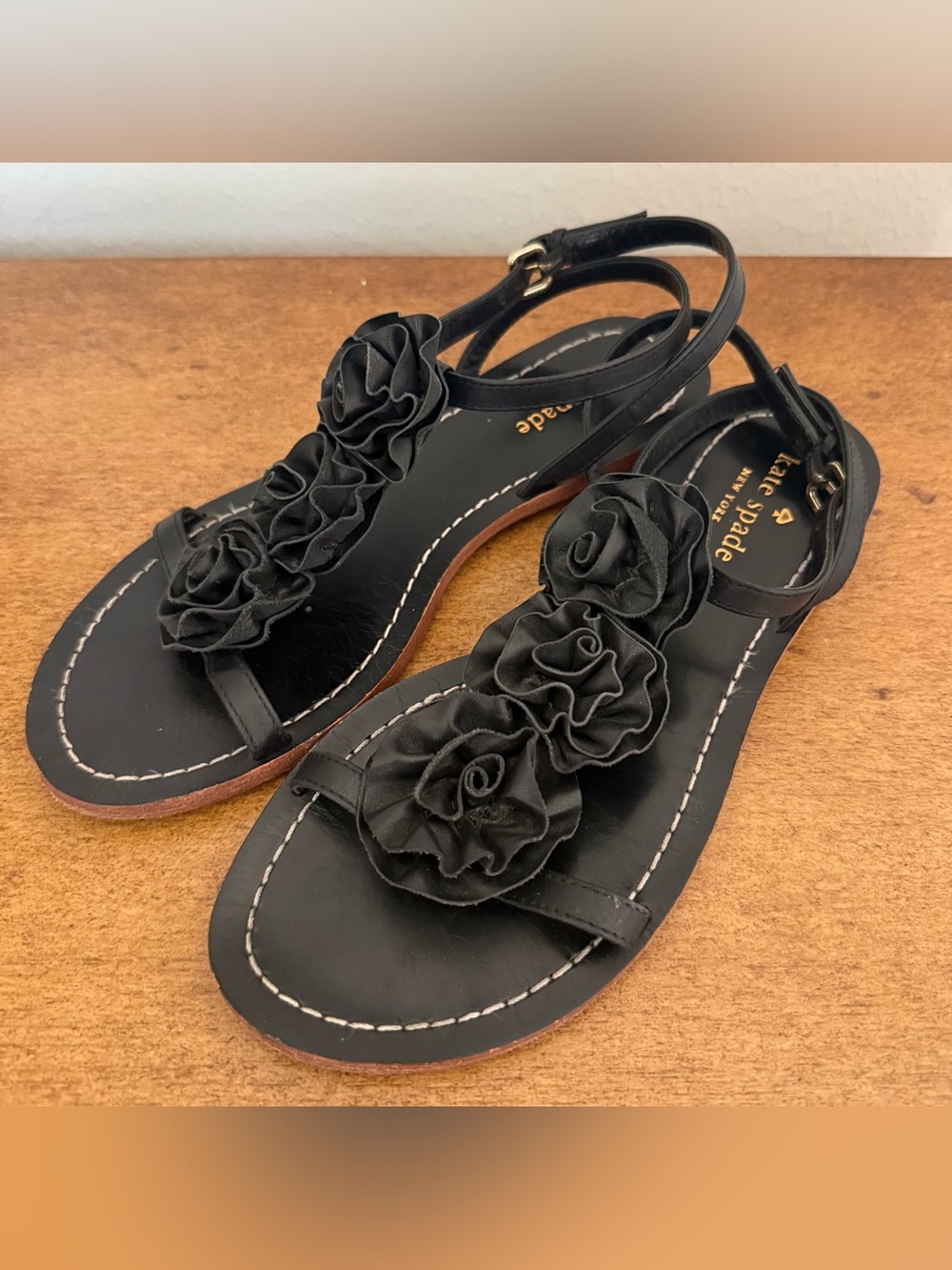 Kate Spade New York Cary Rosettes Flower T-Strap Sandals Black 6.5
